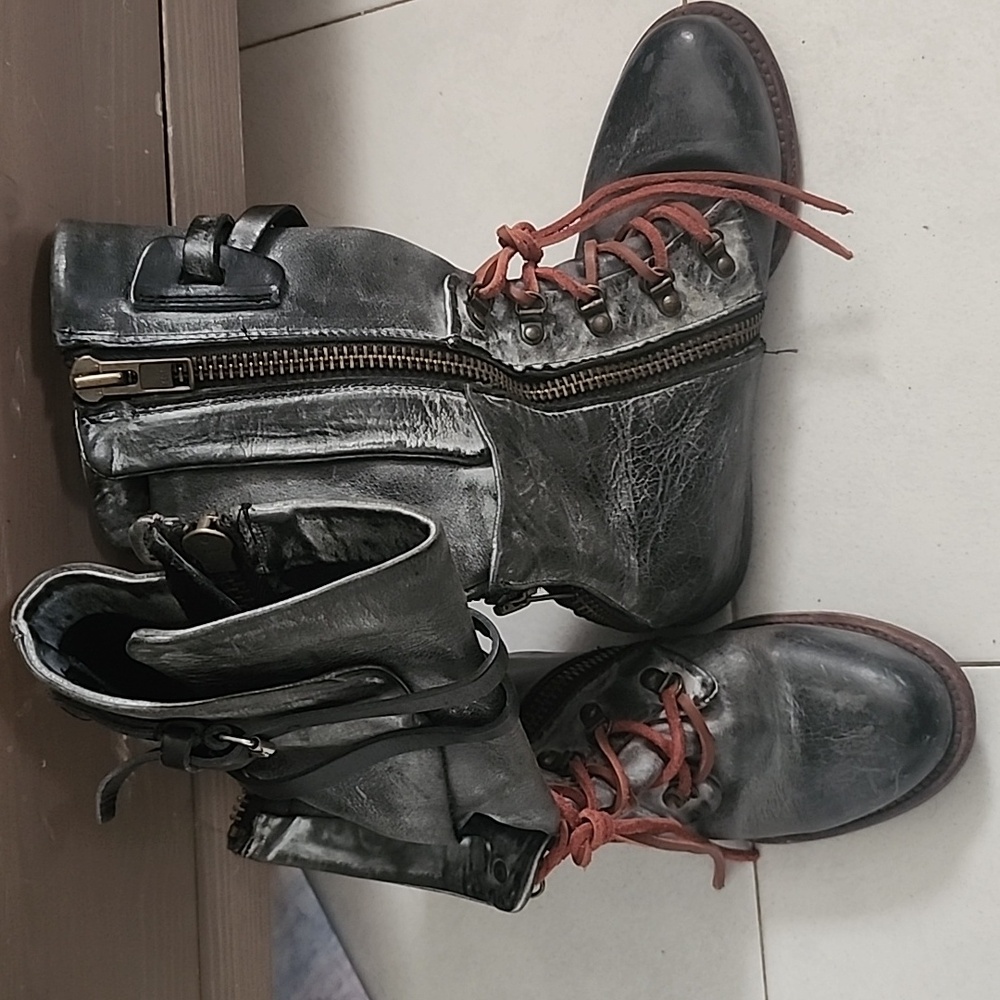 Freebird Ravi black boots with red laces